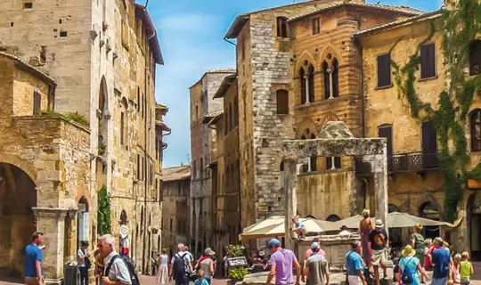 Piazza della Cisterna in San Gimignano, Tuscany